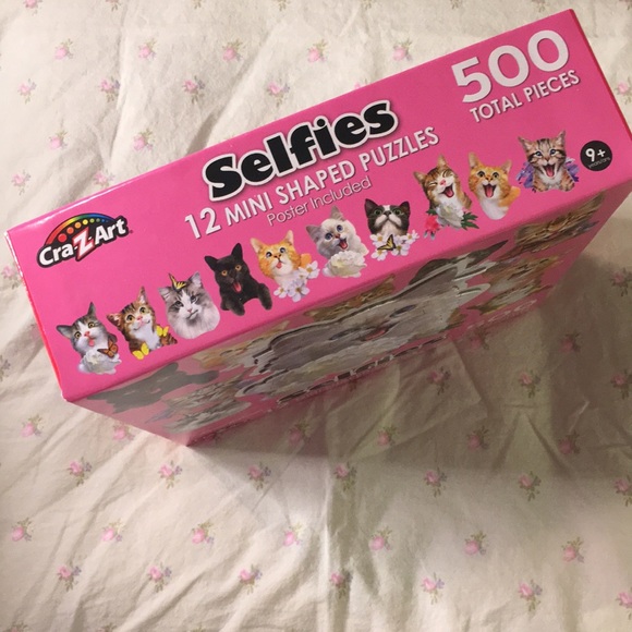 Selfies Mini Shaped Cat Puzzle - Picture 2 of 8
